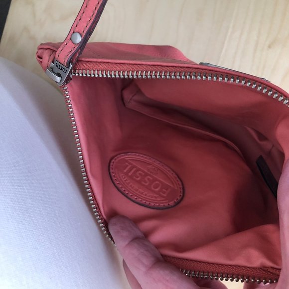Fossil Peach Pink Leather Wristlet - Picture 5 of 8